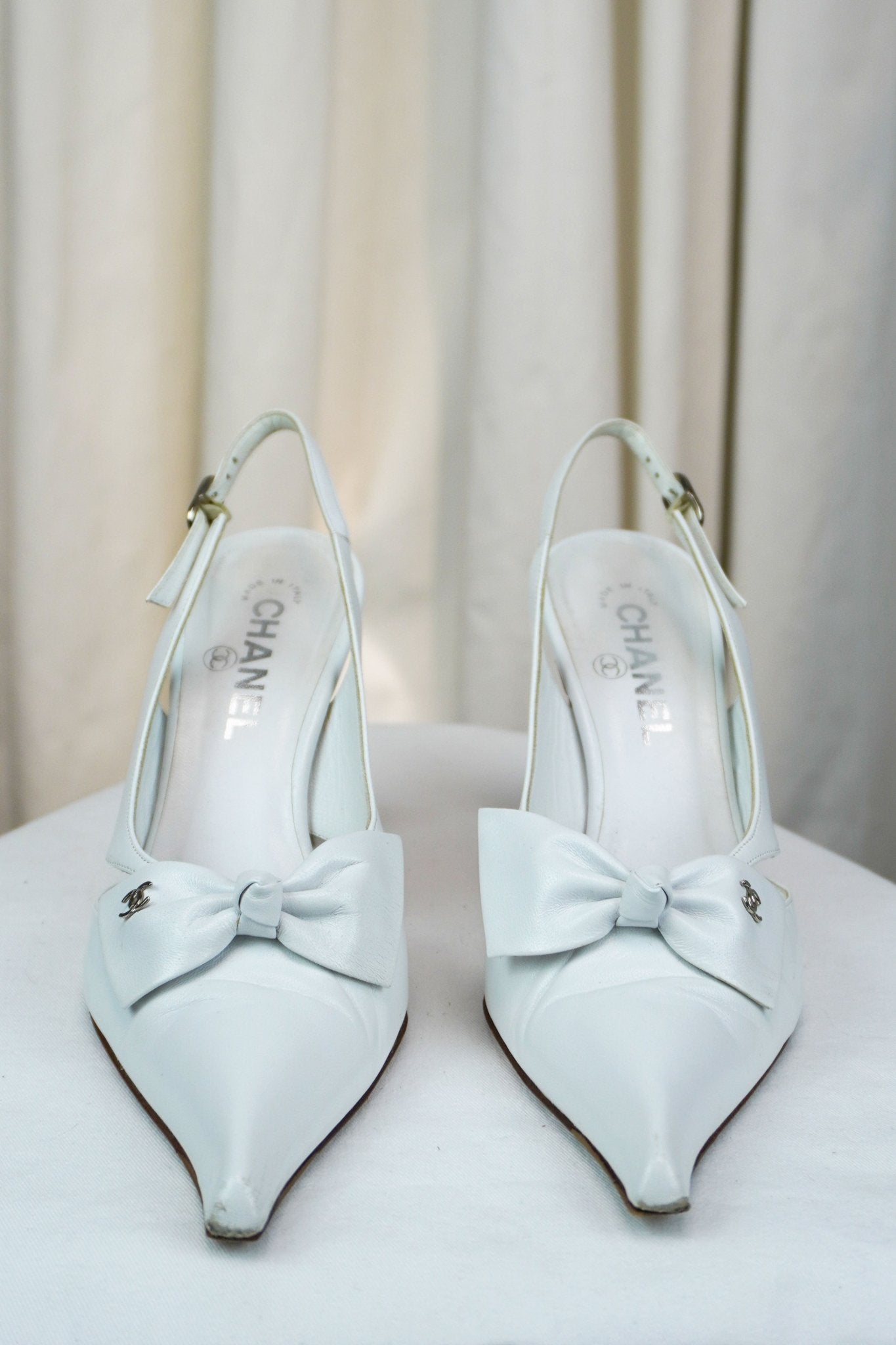 Chanel White Bow Heels / 36.5 - Jade Vintage