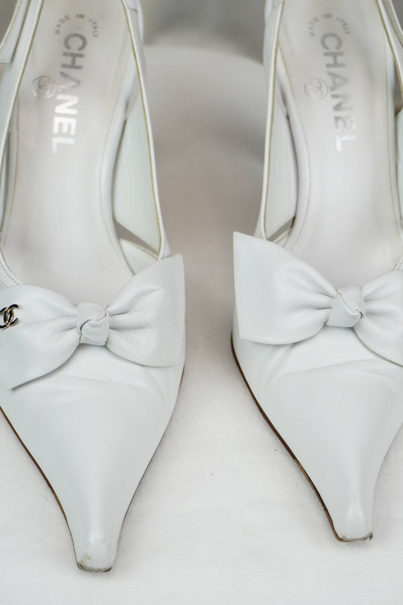 Chanel White Bow Heels / 36.5 - Jade Vintage