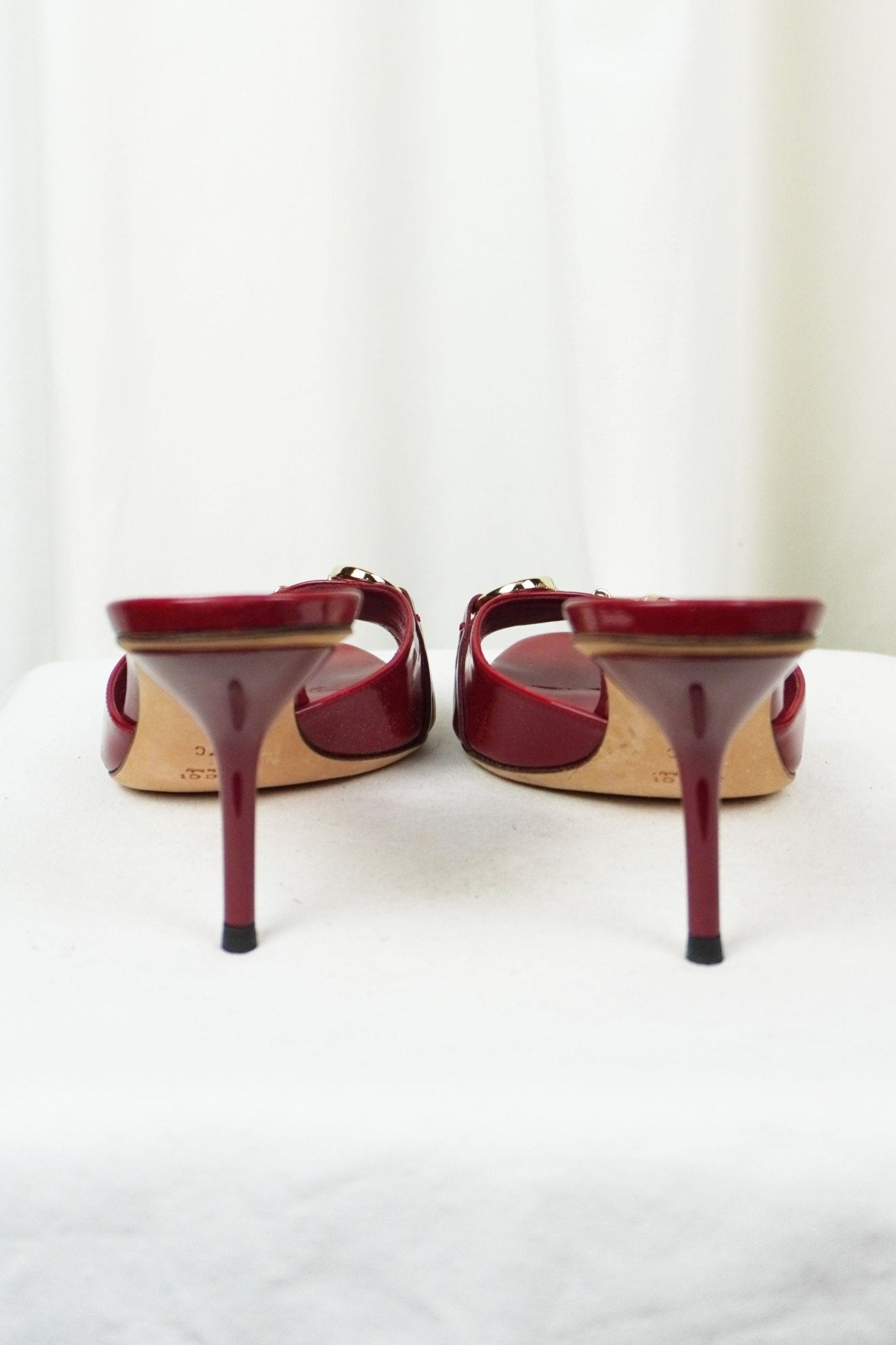 Gucci Red Horsebit Heels / 37 - Jade Vintage