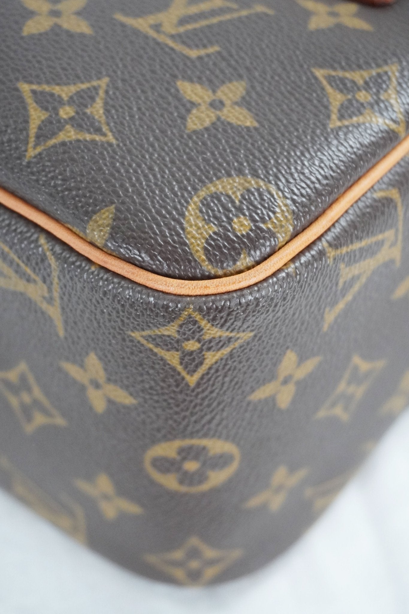 Louis Vuitton Cite MM Shoulder Bag - Jade Vintage