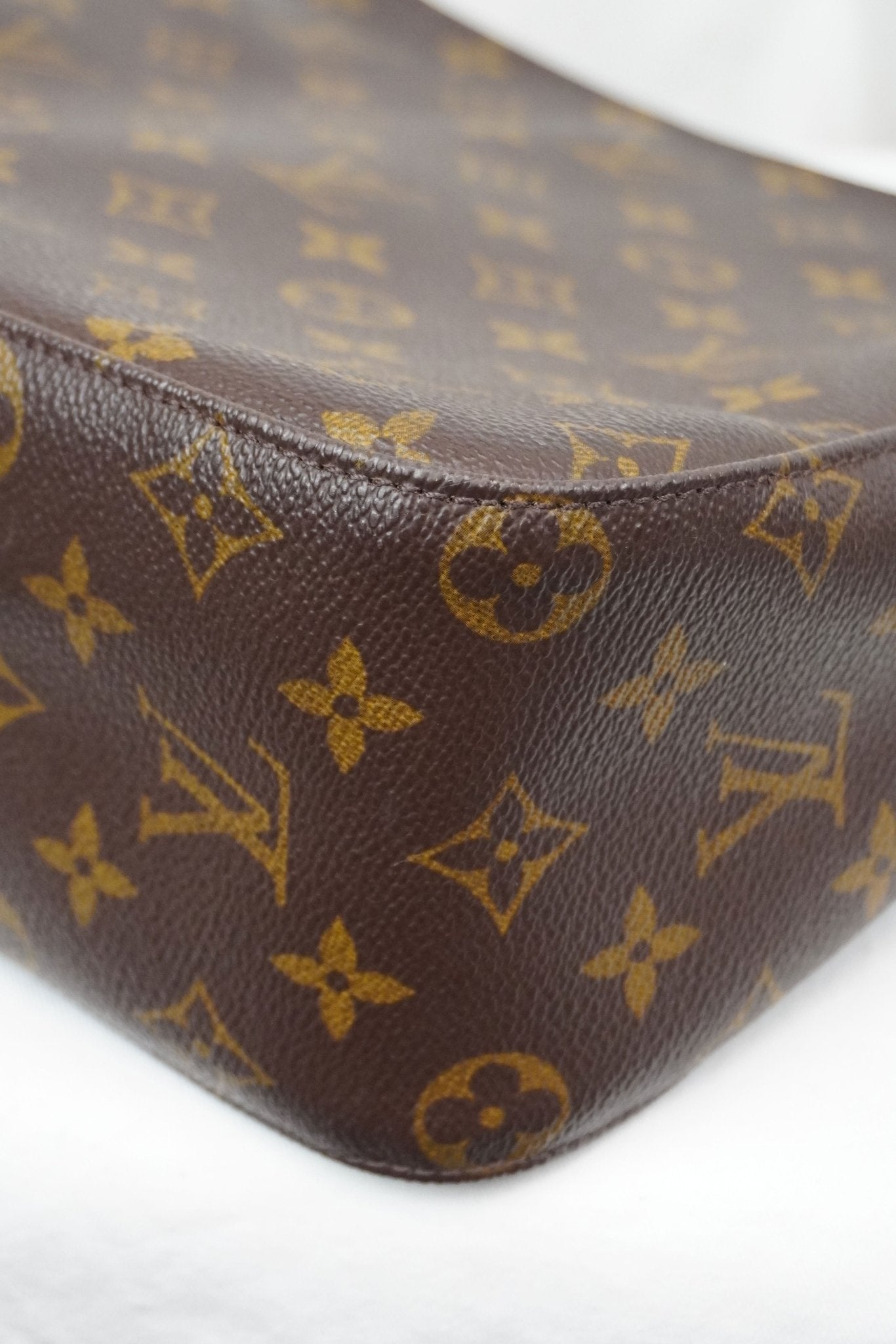 Louis Vuitton Looping MM - Jade Vintage