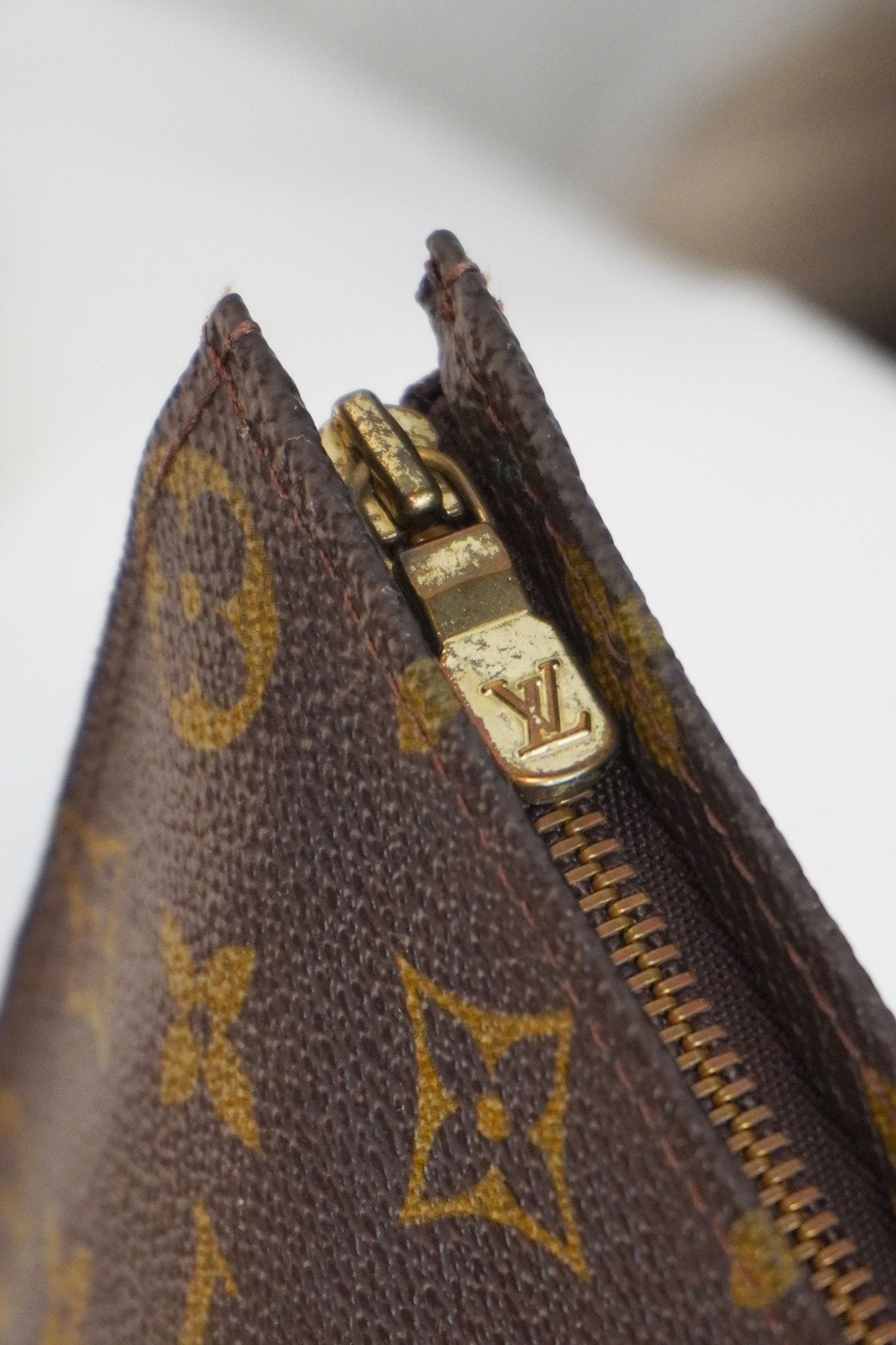 Louis Vuitton Monogram Toiletry Pouch 26 - Jade Vintage