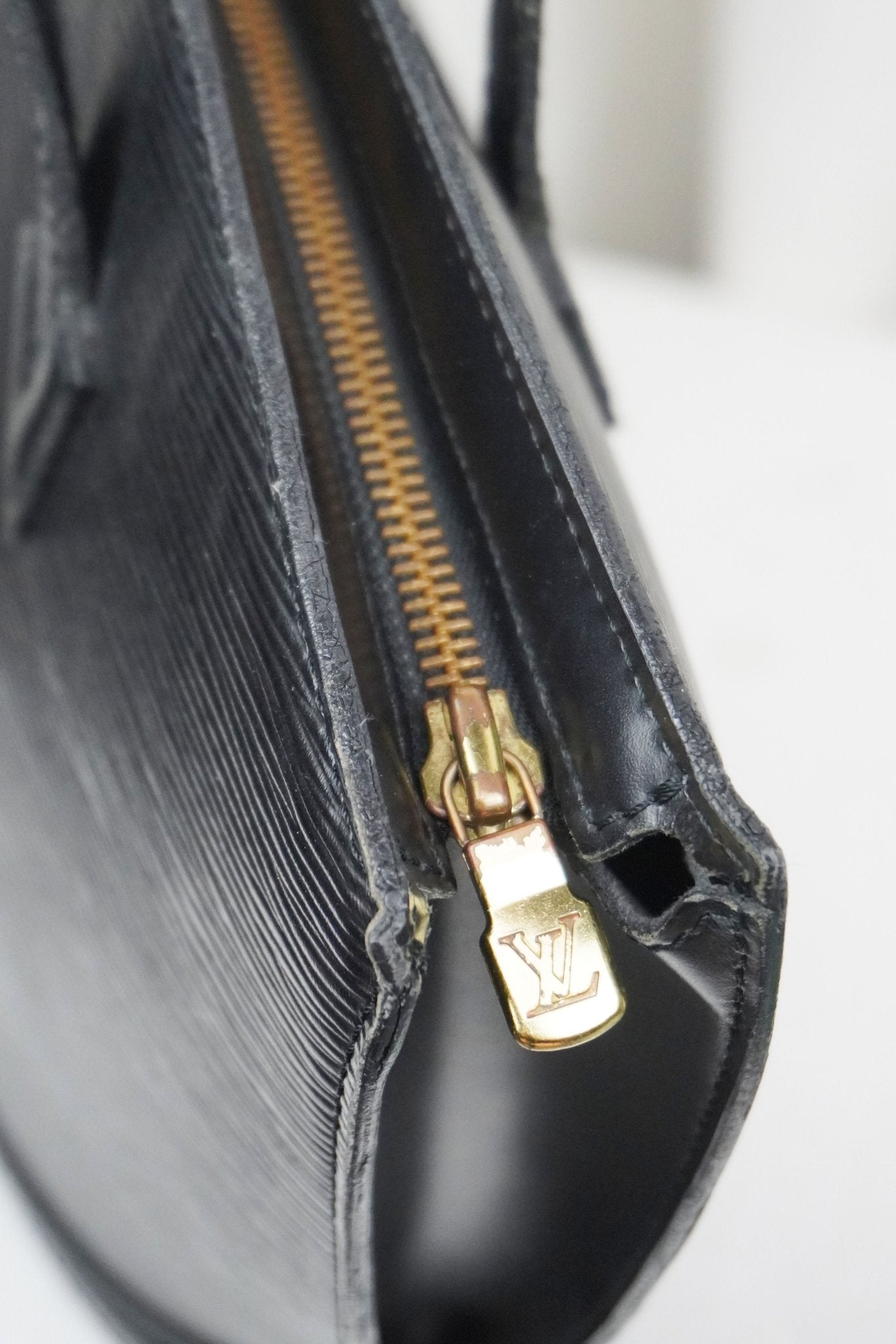 Louis Vuitton Saint Jacques PM Epi Black - Jade Vintage