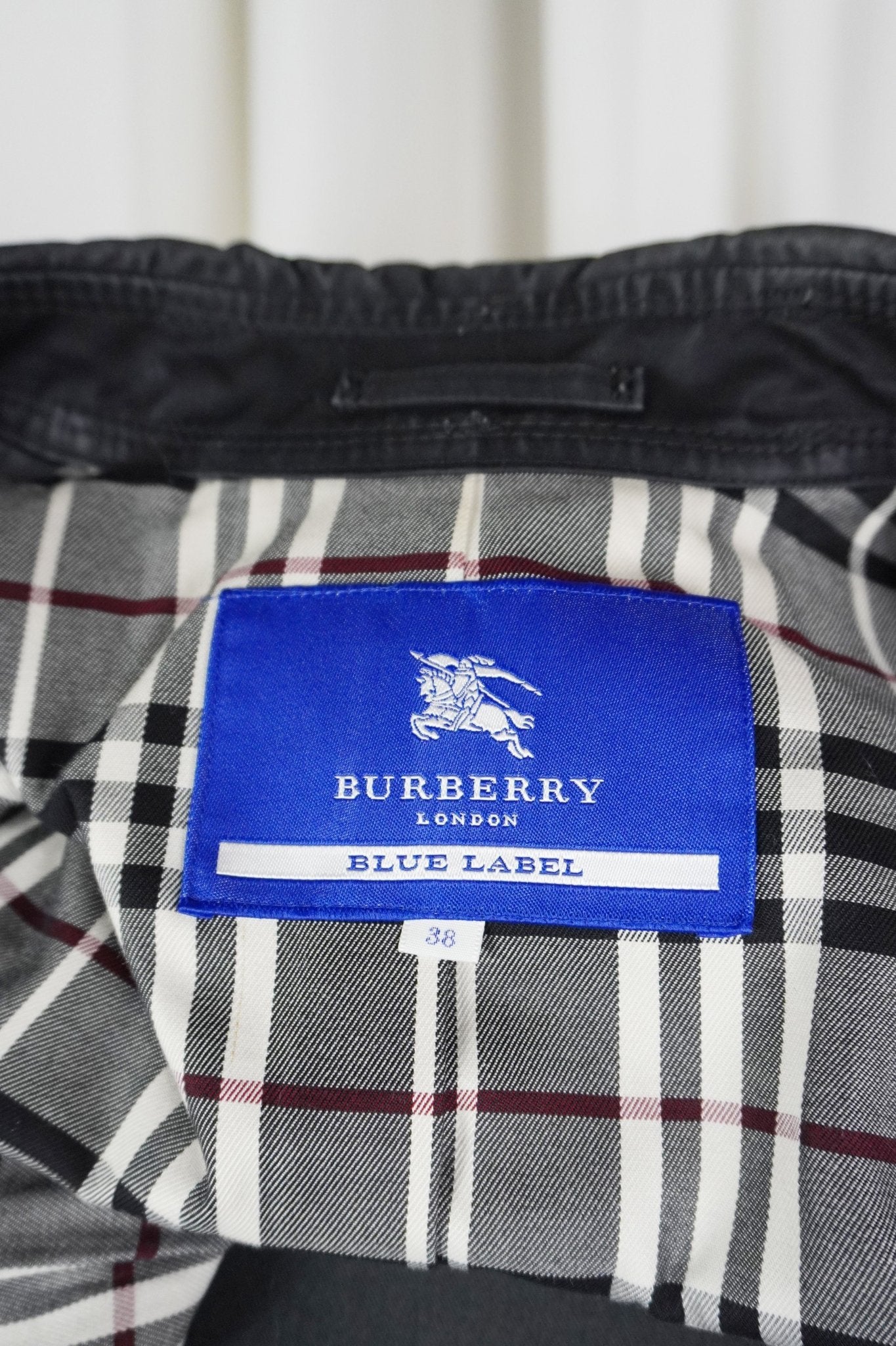 Burberry Black Trench Coat / 38 - Jade Vintage