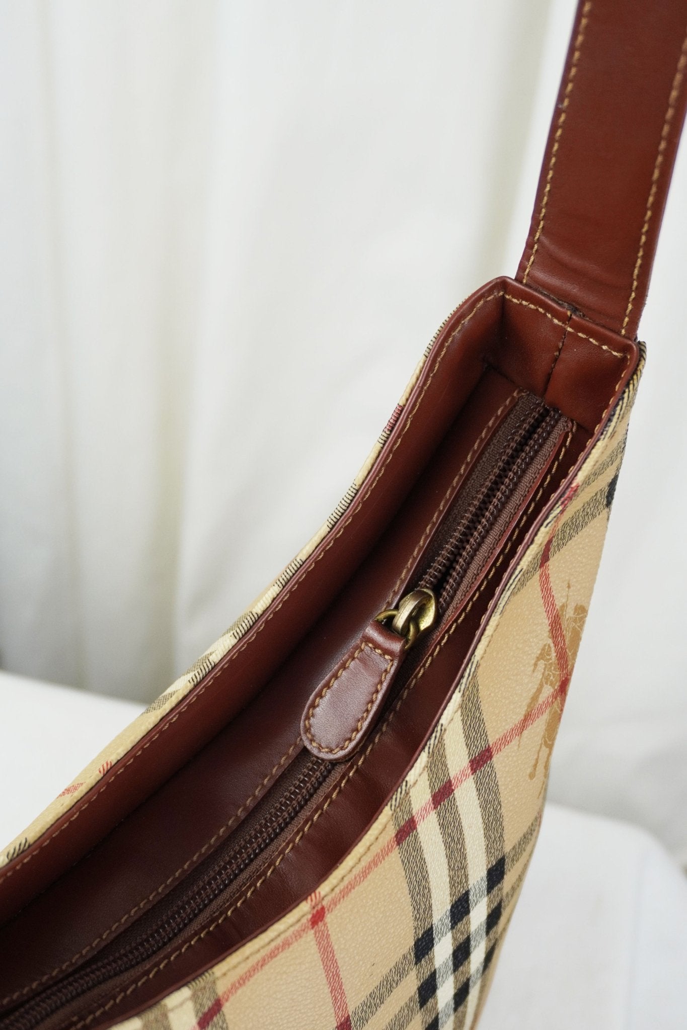 Burberry Hobo Bag - Jade Vintage