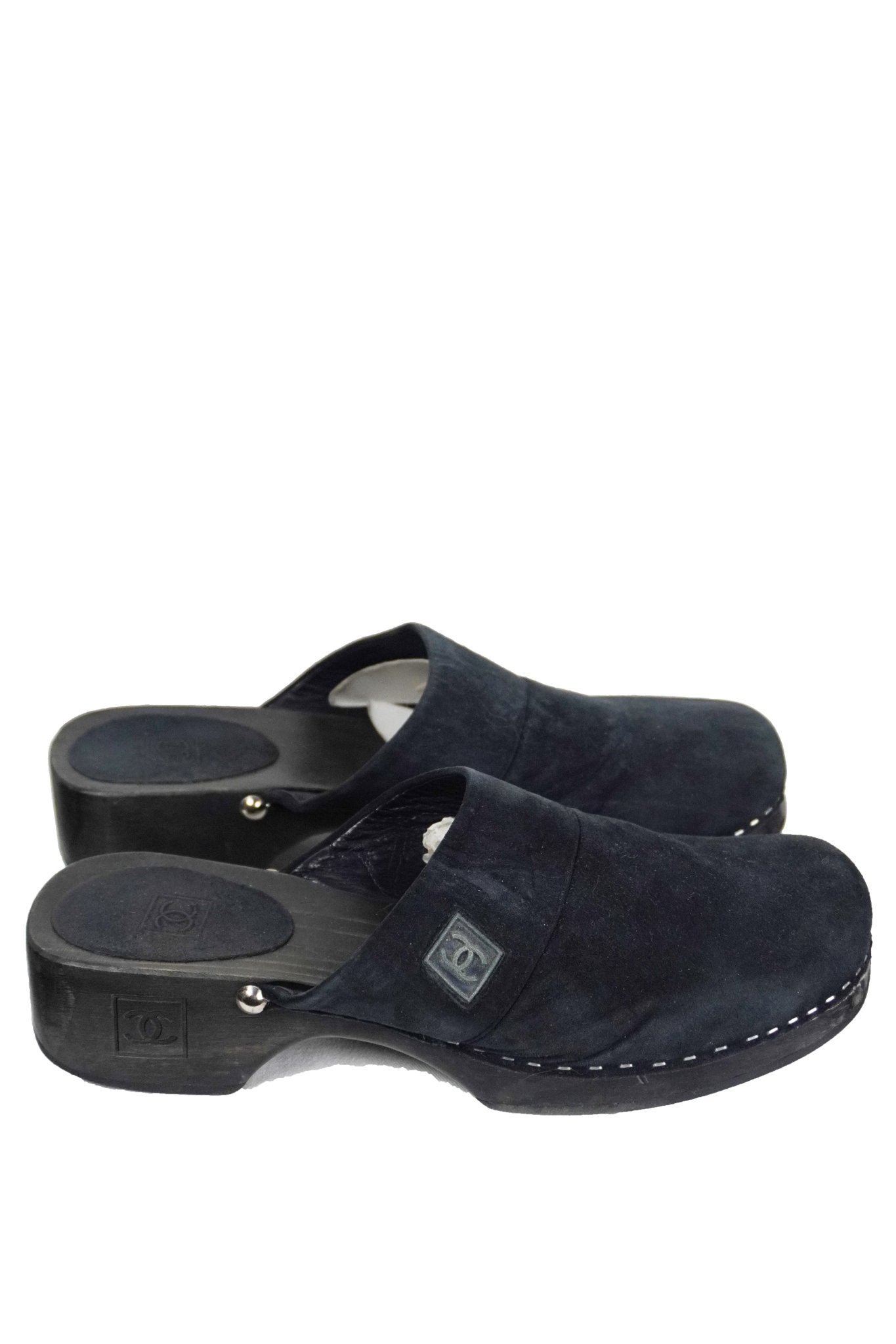 Chanel Sport Suede Clogs / 38 - Jade Vintage