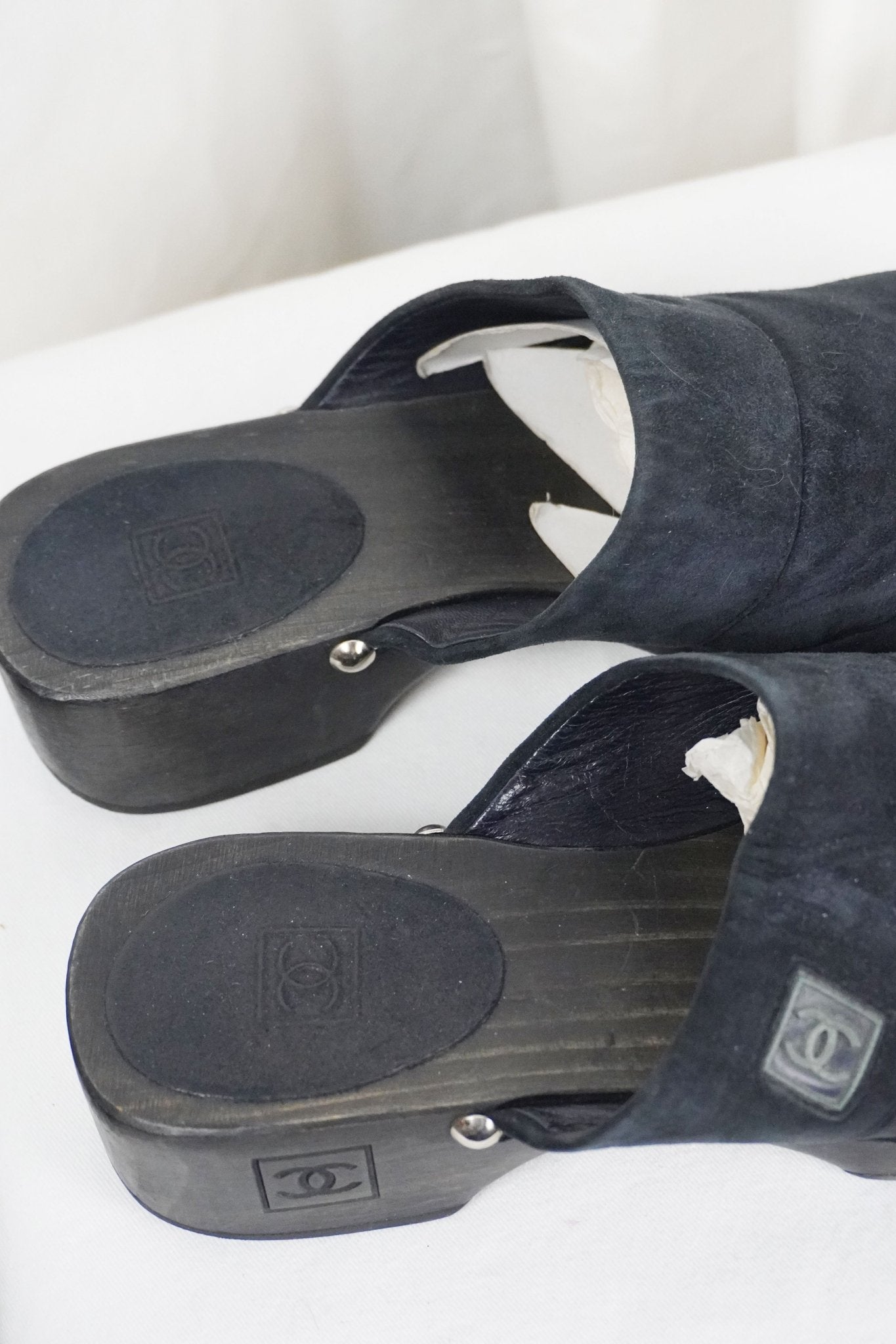 Chanel Sport Suede Clogs / 38 - Jade Vintage