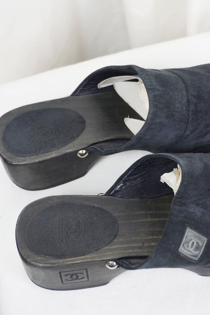 Chanel Sport Suede Clogs / 38 - Jade Vintage