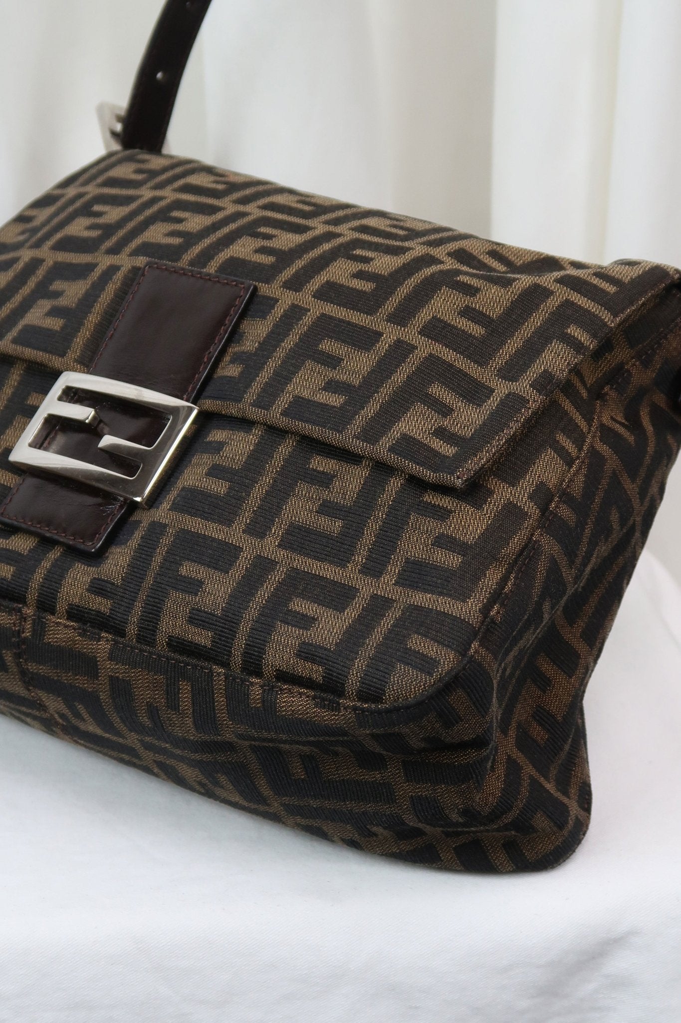 Fendi Mamma Baguette - Jade Vintage