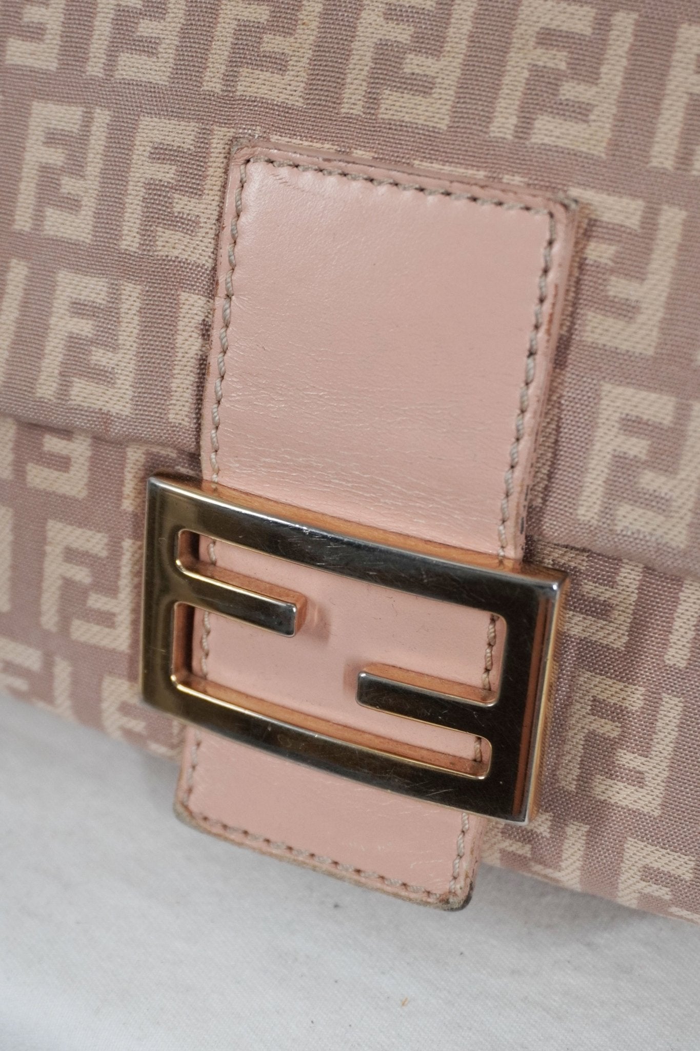 Fendi Mamma Baguette Beige Pink - Jade Vintage