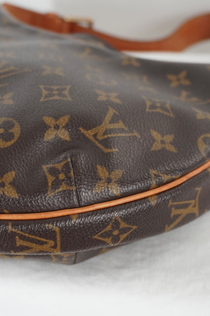 Louis Vuitton Croissant MM Monogram Shoulder Bag - Jade Vintage