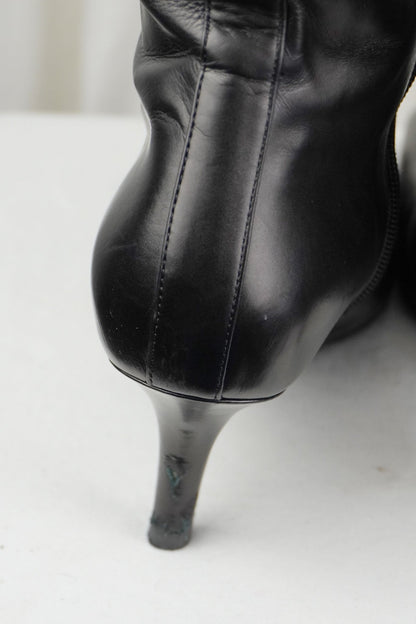 Louis Vuitton Pointed Heeled Boots / 37 - Jade Vintage